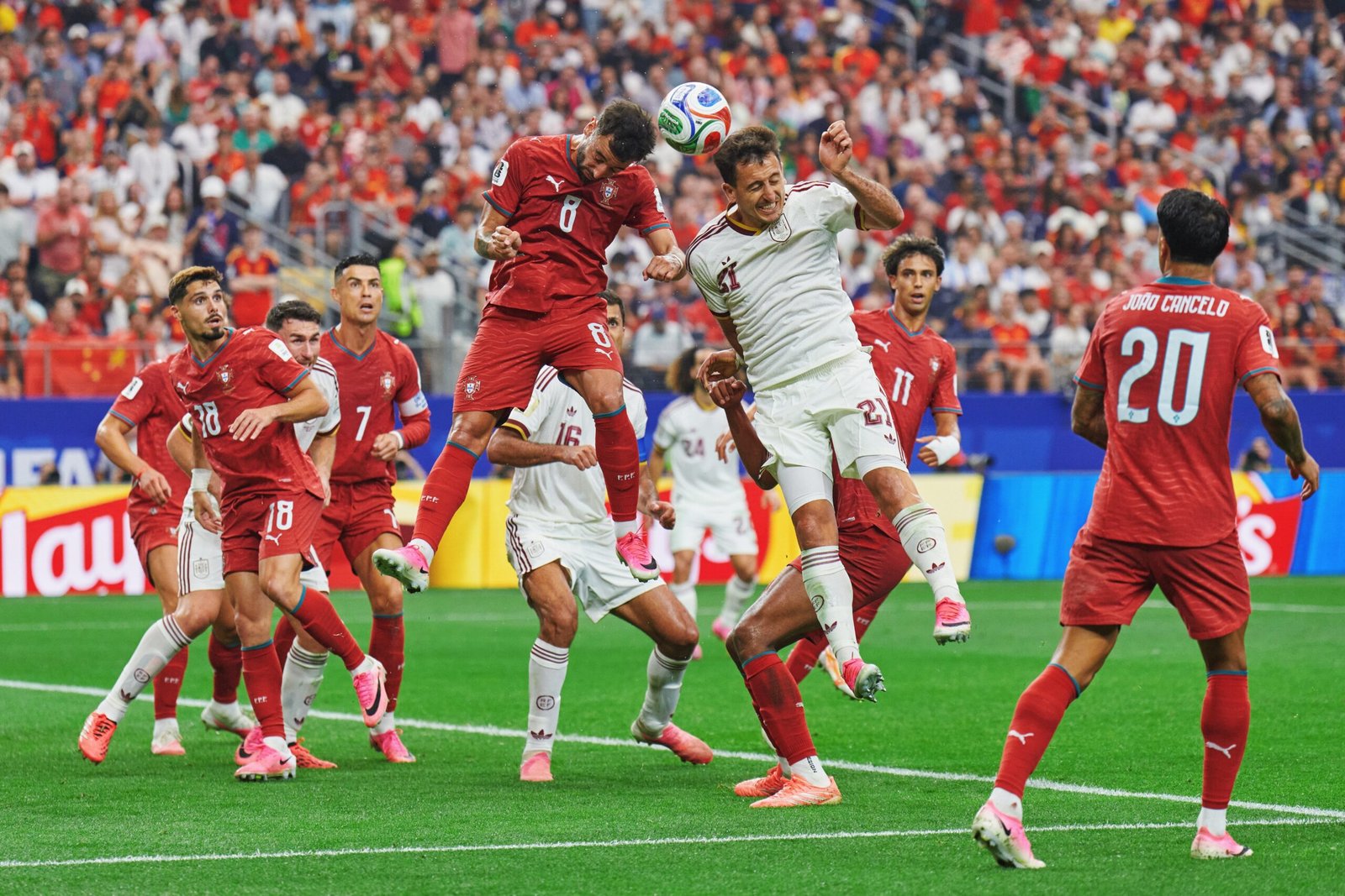 España pasa a cuartos en un partido igualado y sufrido con Portugal 2 HMkmruiXYAAdy p scaled
