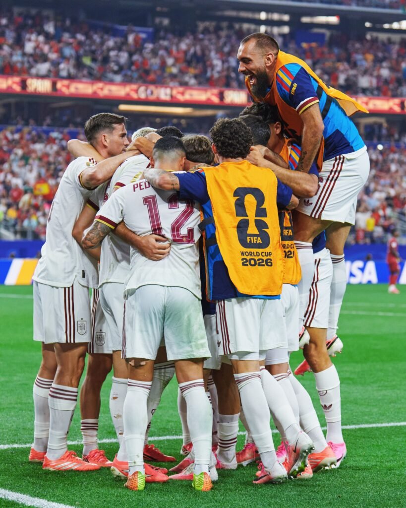 España pasa a cuartos en un partido igualado y sufrido con Portugal 12 HMkxr3WWIAAp7 j