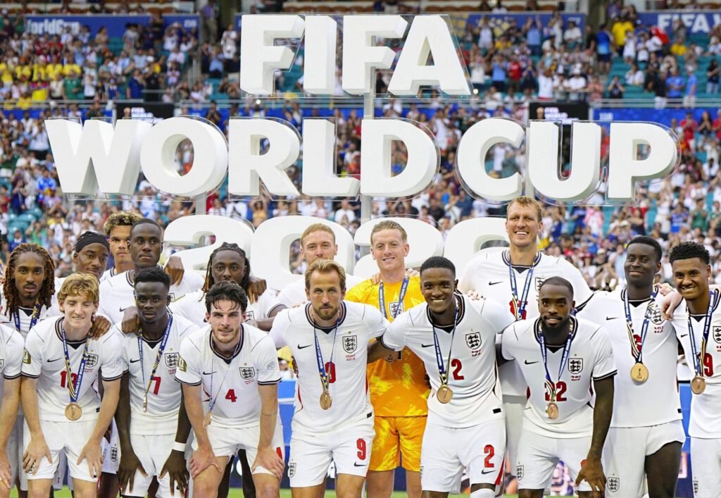 Inglaterra goleó a Francia 6-4 en surrealista partido arbitrado por Valenzuela 1 Inglaterra se quedó con el tercer lugar del Mundial 2026.