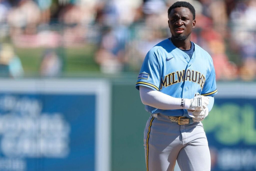 Cerveceros de Milwaukee suben a MLB al prospecto venezolano Luis Lara 1 Luis Lara es llamado a MLB