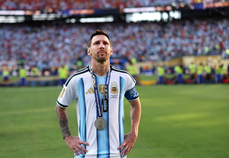 Home 27 Lionel Messi.