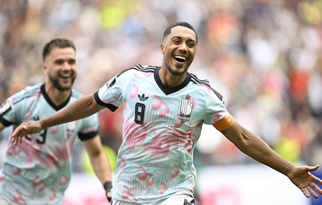 Mundial: Tielemans y Kane lideran remontadas, Estados Unidos avanza 9 Tielemans marcó doblete para llevar a Bélgica a octavos de final del Mundial.