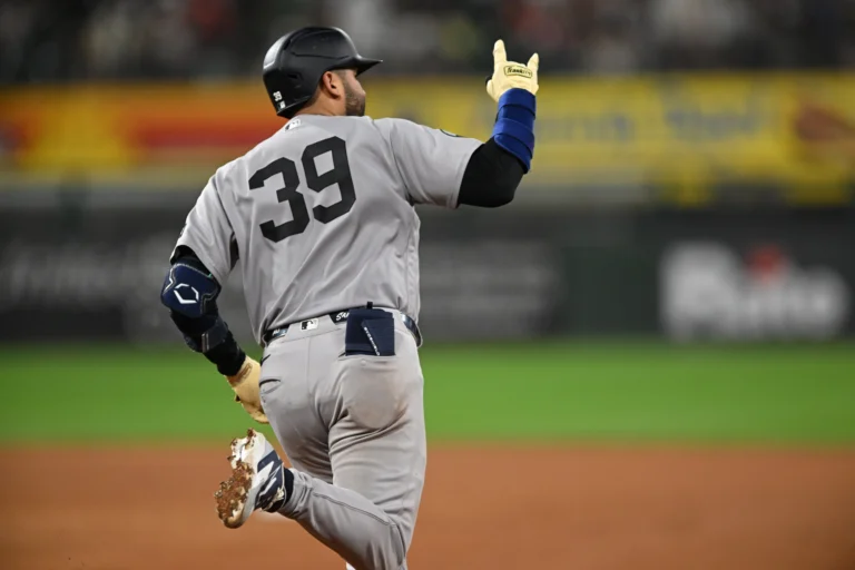 Home 28 Alí Sánchez conecta su primer jonrón