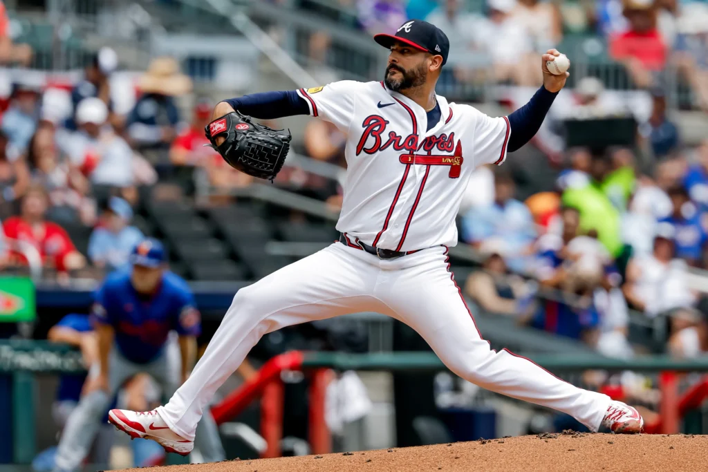 Los Bravos de Atlanta sufren la baja de Martín Pérez por lesión 1 Martín Pérez entra en la lista de lesionados