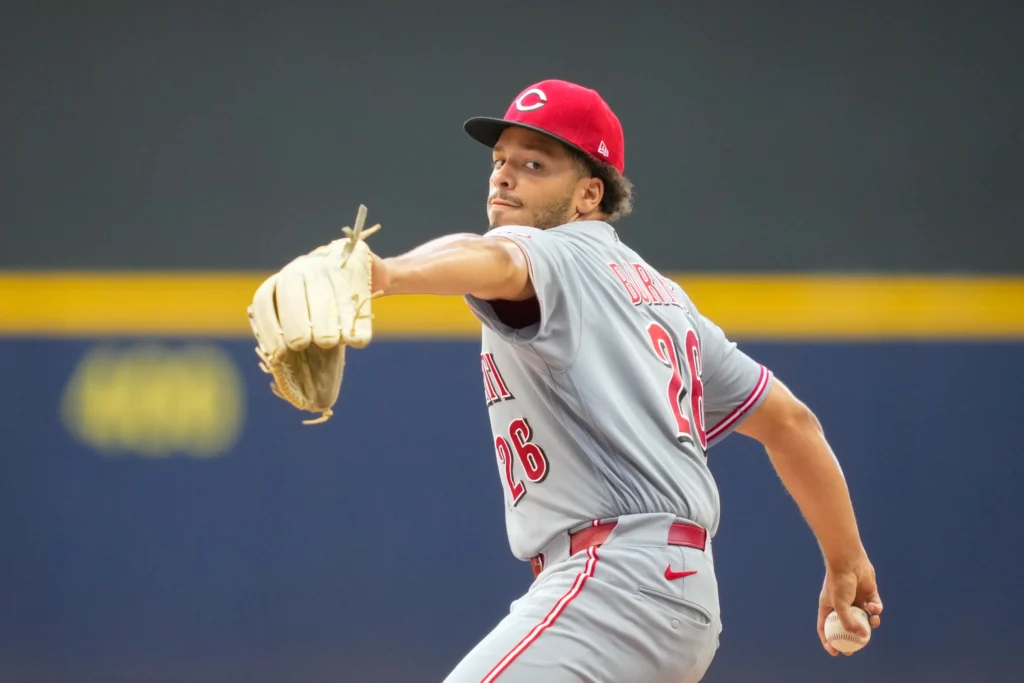 Los Rojos de Cincinnati aseguran por más de 100 millones a su joya Chase Burns 1 Chase Burns extendido con Rojos de Cincinnati