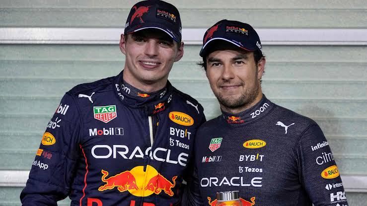 Checo Pérez revela cómo Max Verstappen le convirtió en un piloto más veloz 3 image 114