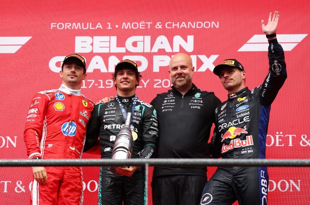 Antonelli derrotó a Leclerc y logró su sexta victoria de 2026 en Bélgica 1 podio gp de belgica 2026