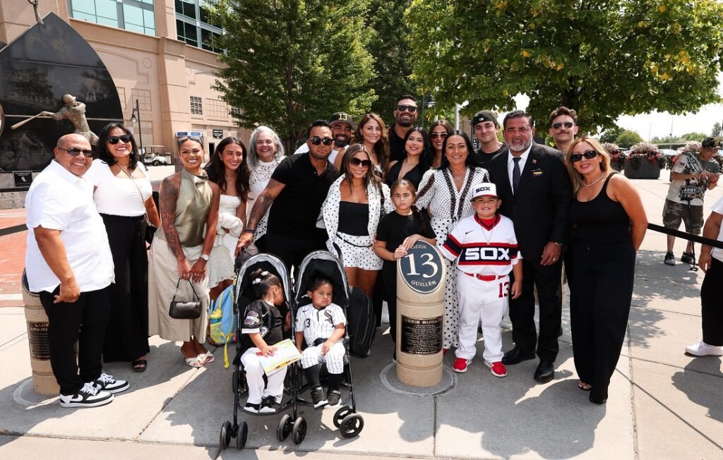 MLB: White Sox retiraron el número 13 de Oswaldo Guillén en emotiva ceremonia 1 Oswaldo Guillén