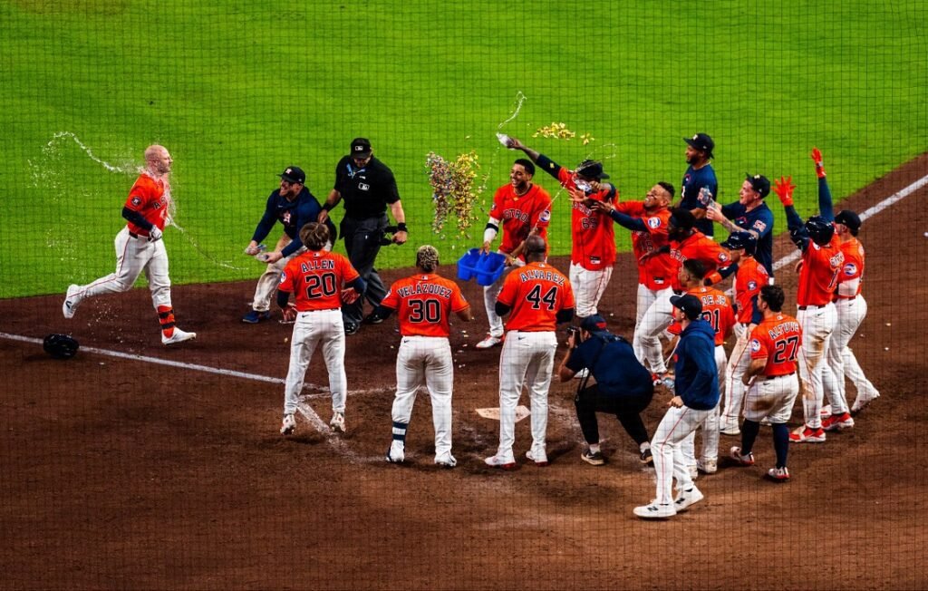 MLB: Christian Walker selló remontada de Houston ante Seattle 3 Christian Walker