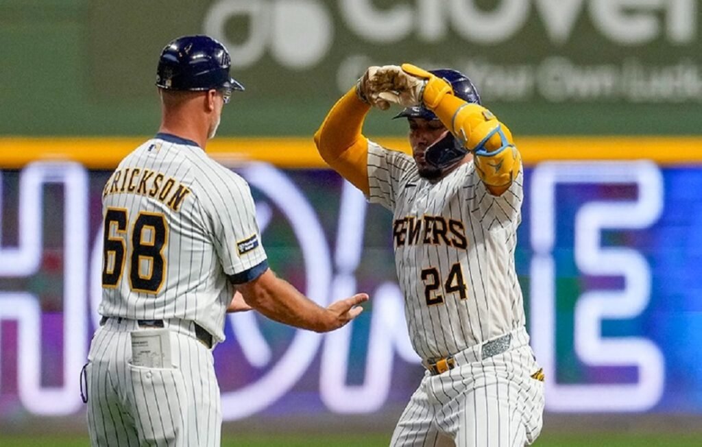 MLB: Tridente venezolano dio tercer triunfo consecutivo a los Brewers 1 William Contreras