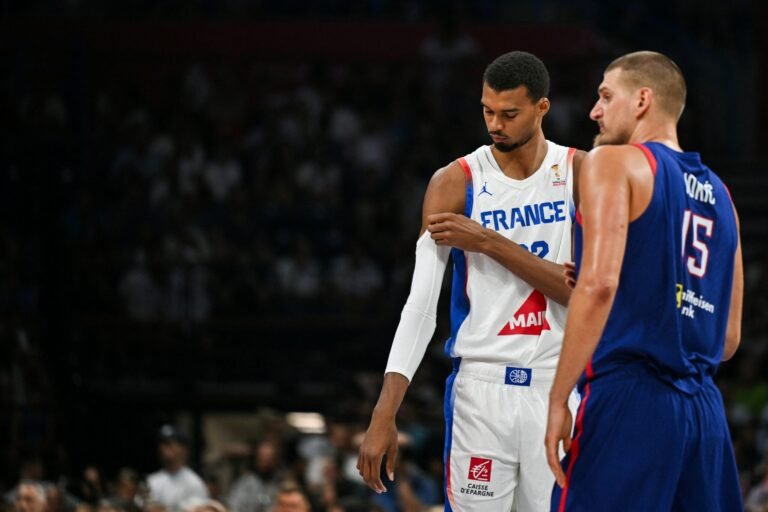 Home 30 Nikola Jokic y Wemby