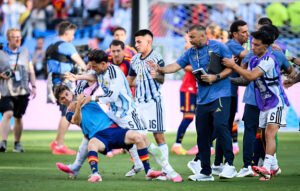 El duelo entre Argentina y España terminó con encontronazos.