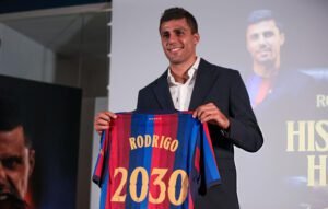 Rodri firma con Barcelona hasta 2030.
