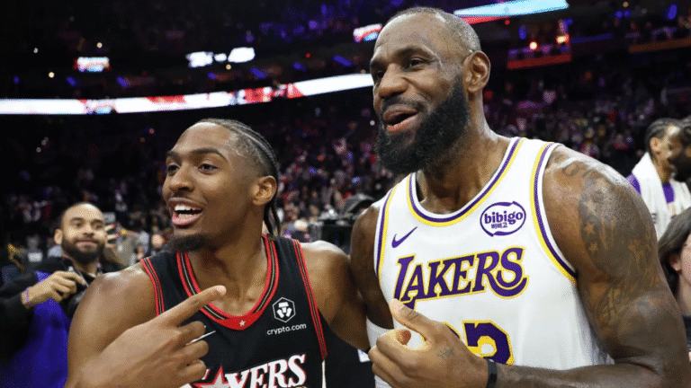 Home 31 Tyrese Maxey y LeBron James (Sixers)