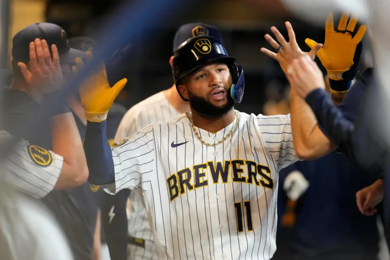 Home 27 Jackson Chourio entra a un selecto club de estrellas de MLB