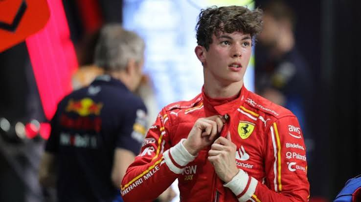 Bearman admite que Hamilton complica su sueño de pilotar en Ferrari 1 Bearman