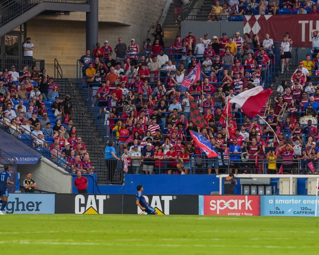 Regreso triunfal a casa: Dallas remonta ante Kansas City y gana 4-3 2 DSC06229
