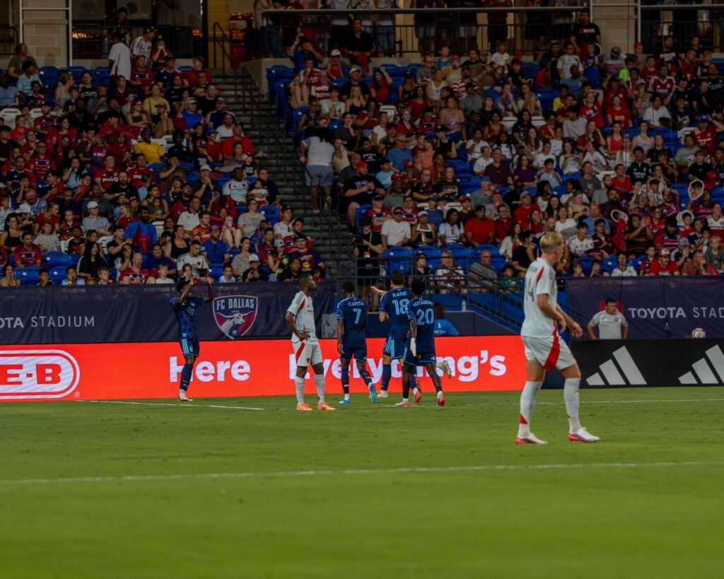 Regreso triunfal a casa: Dallas remonta ante Kansas City y gana 4-3 3 DSC06258