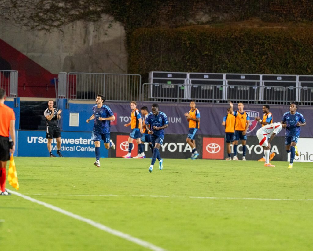 Regreso triunfal a casa: Dallas remonta ante Kansas City y gana 4-3 7 DSC06595