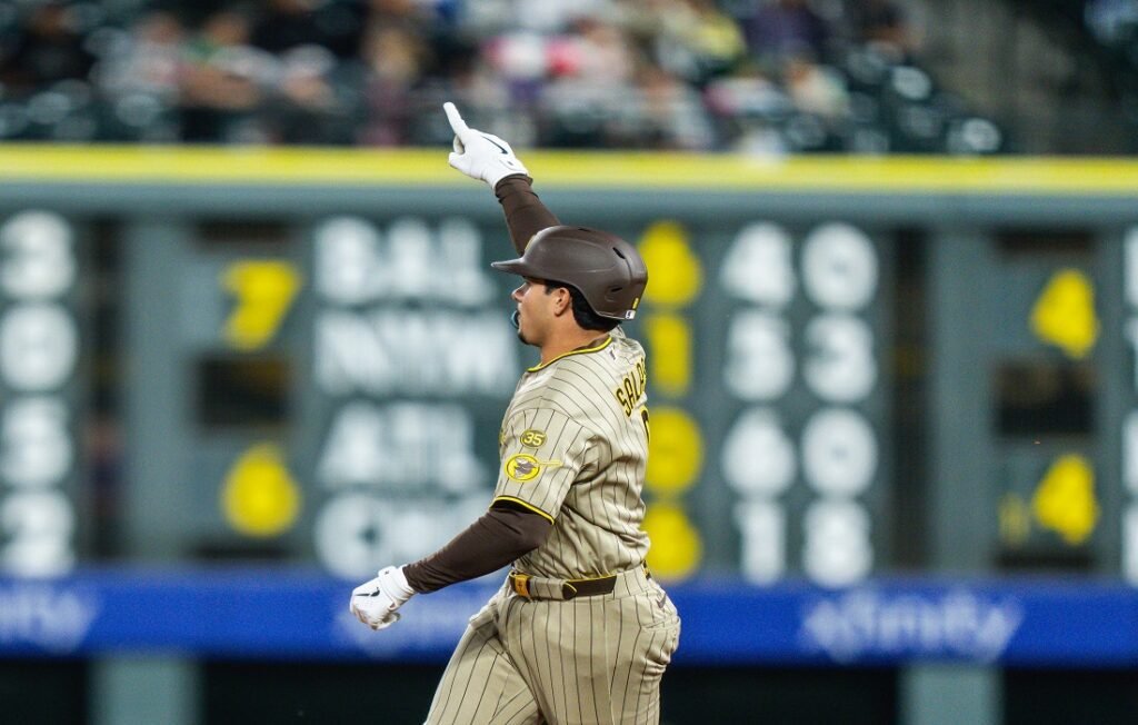 MLB: Ethan Salas la sacó dos veces y acerca a San Diego a la Postemporada 7 Ethan Salas