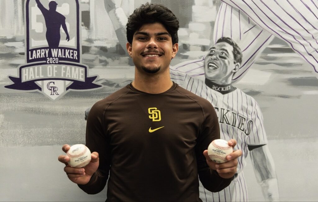 MLB: Ethan Salas la sacó dos veces y acerca a San Diego a la Postemporada 3 Ethan Salas