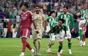 Home 25 El Real Madrid de Mourinho sufrió su primera derrota de la temporada.