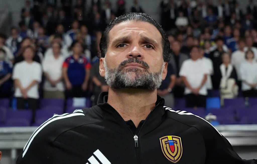 Vizcarrondo tras el escándalo ante Japón: “Nos vamos con un mal sabor de boca” 1 Oswaldo Vizcarrondo, DT de Venezuela.