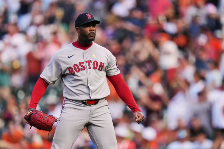 Aroldis Chapman llega a 400 salvados de carrera