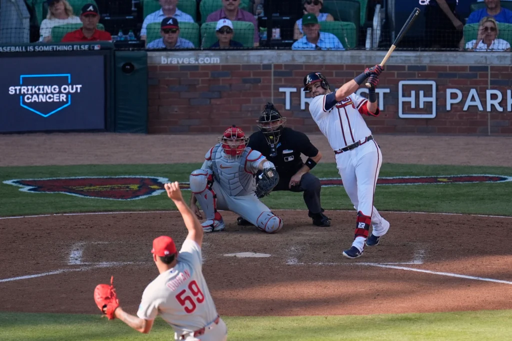 Bravos de Atlanta se queda con el primero del comodín pese a gran salida de Jesús Luzardo 1 Austin Riley le dio la victoria a los Bravos de Atlanta con jonrón