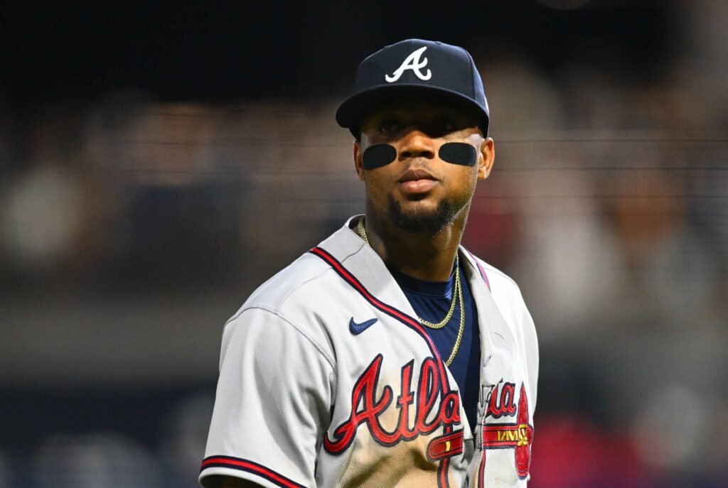 Ronald Acuña Jr. sale lesionado por golpe en la pierna 1 Ronald Acuña Jr. vuelve a lesionarse