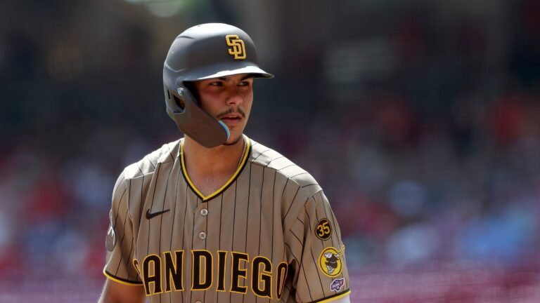 Home 32 Ethan Salas conecta su primer hit en MLB