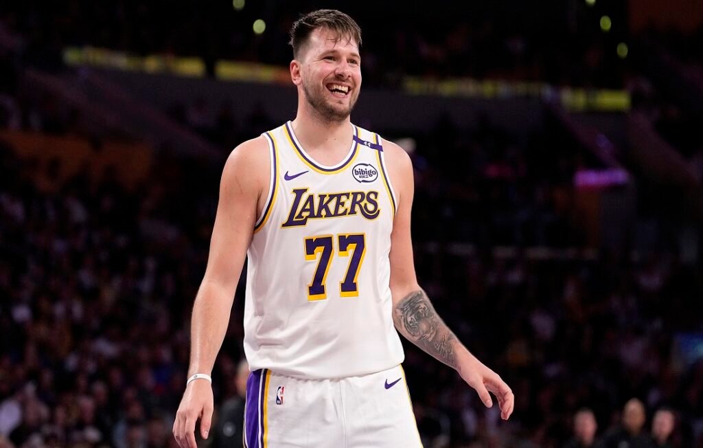 NBA: Luka Doncic brilló con 52 puntos para mantener invicto de los Lakers 1 NBA
