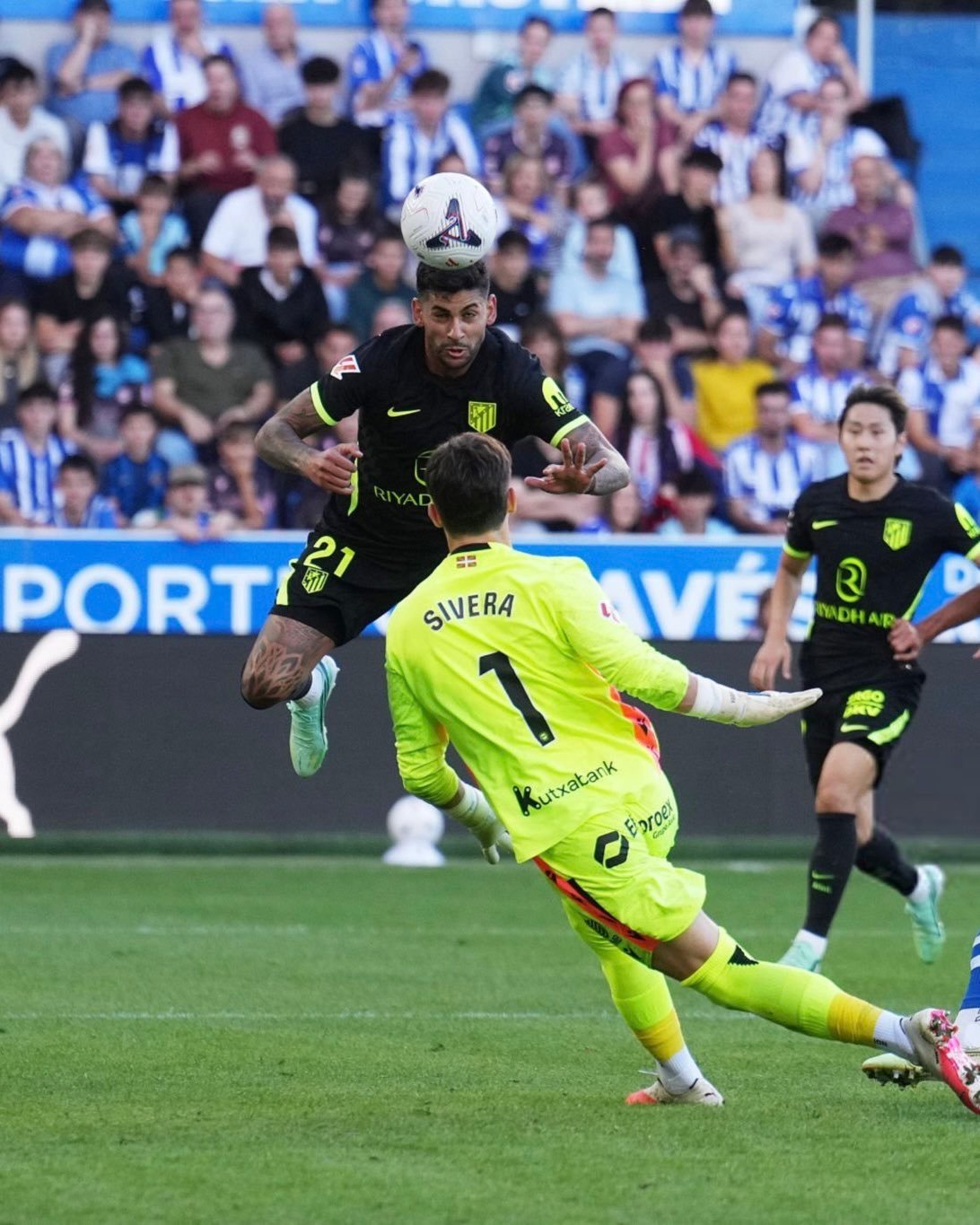 Victoria sobre la bocina del Atlético de Madrid y afianza la segunda plaza 2 HUSE3l9WcAEsKsQ