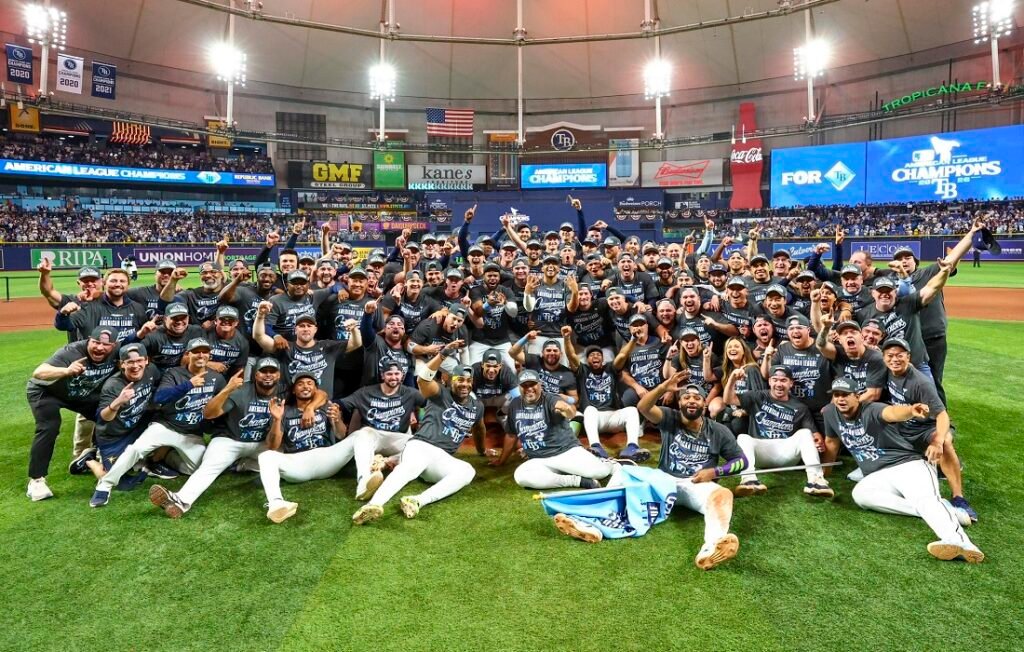 MLB: Freddy Peralta selló boleto de Tampa Bay a su tercera Serie Mundial 3 Rays
