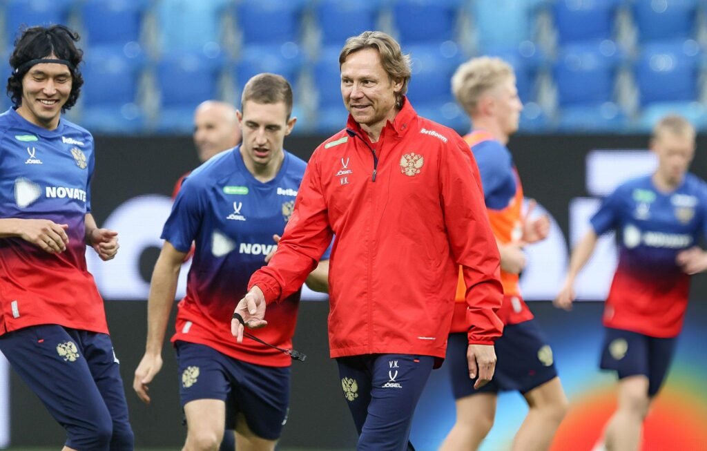 Venezuela jugará con País Vasco y Rusia en fecha FIFA de noviembre 2 Valery Karpin, DT de Rusia, próximo rival de Venezuela.