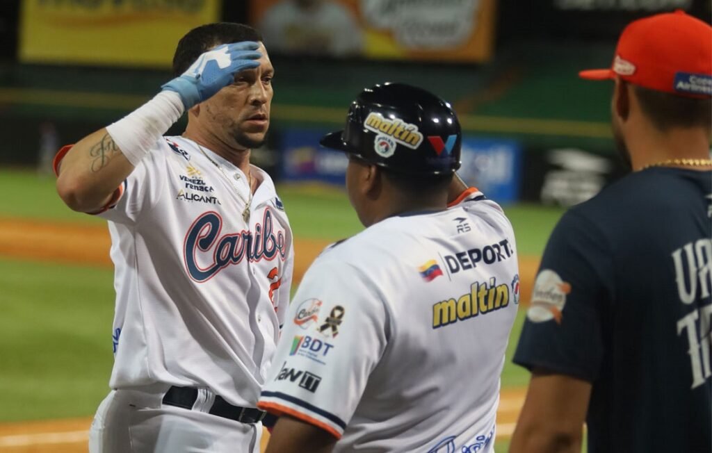 LVBP: Leones se desquita ante Águilas y obtiene su primera victoria de la temporada 2 Perez Hernan 01 Abrir