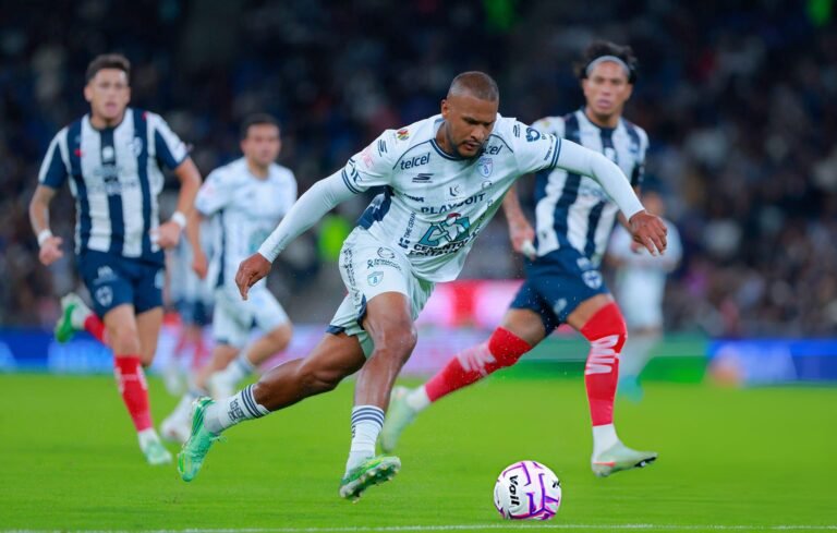 Home 28 Salomón Rondón llegó a 13 goles en el Apertura con Pachuca.