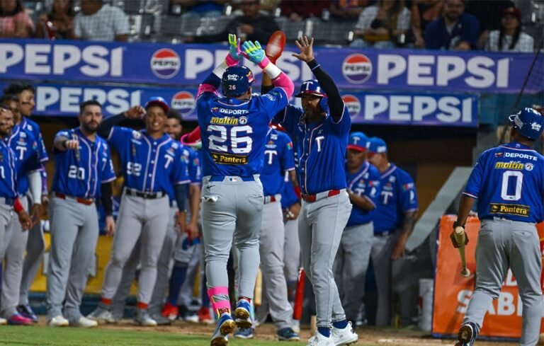 Home 28 Yangervis Solarte