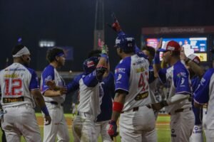Home 19 Tiburones de La Guaira superó en la UCV a Leones del Caracas en el primer duelo de la temporada 2026-27 entre ambos conjuntos