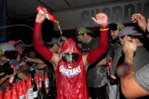 Guardianes de Cleveland avanzan a la Serie de Campeonato de la Liga Americana