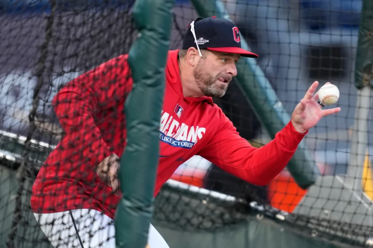 Home 28 Stephen Vogt, manager de Guardianes de Cleveland