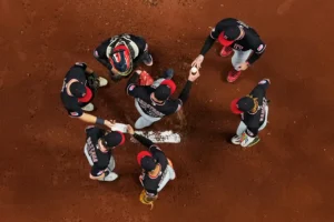 Home 23 Guardianes de Cleveland quedan fuera de la carrera por la Serie Mundial
