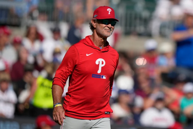 Home 27 Don Mattingly se queda con los Phillies de Philadelphia por dos años más