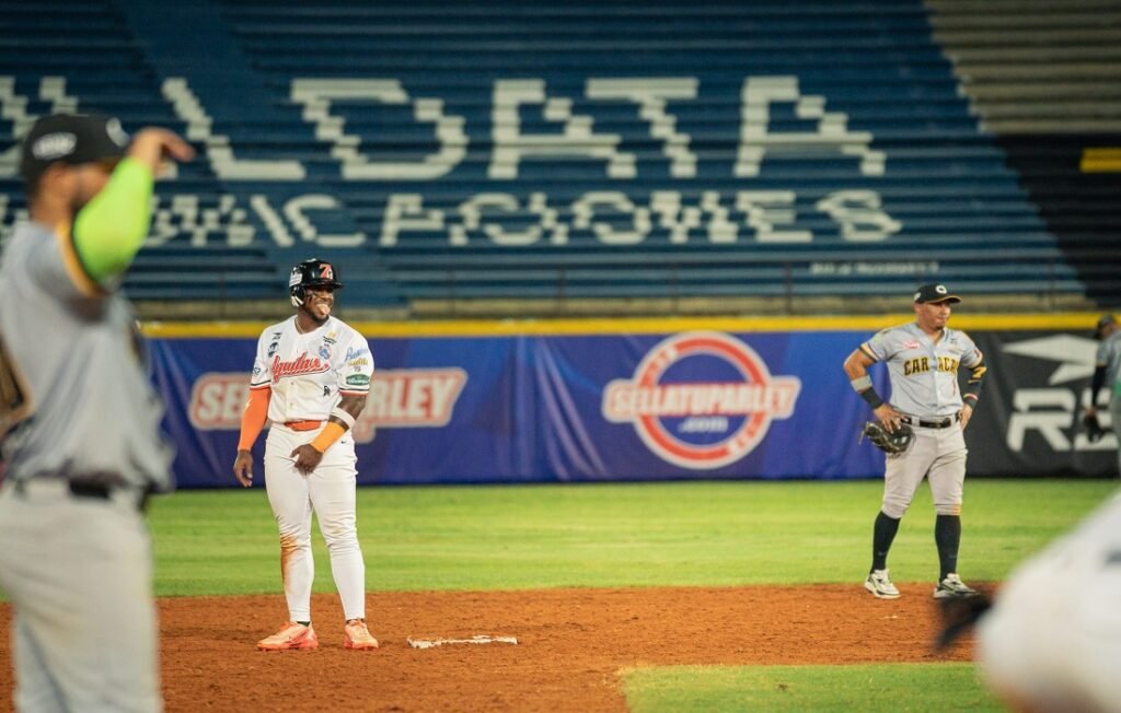 LVBP: Tiburones venció por segunda noche seguida al Magallanes 3 Tiburones